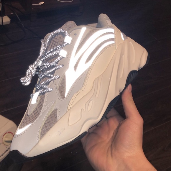 yeezy wave runner static